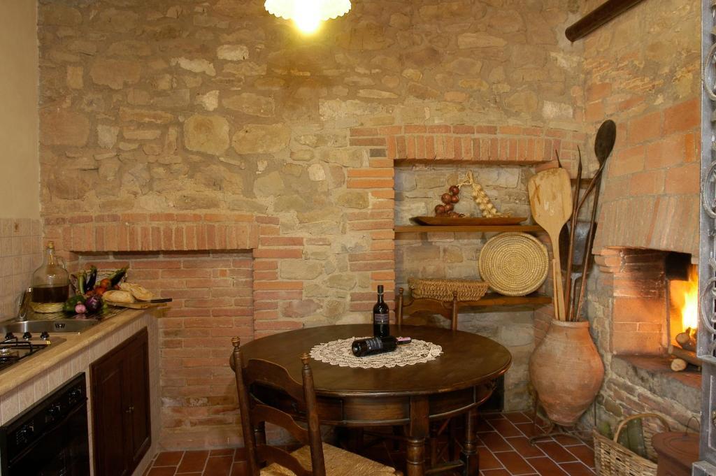 Bed & Breakfast Antico Casale San Lorenzo Ponte A Bozzone Buitenkant foto